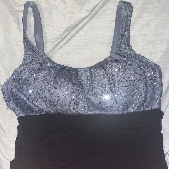 Body con dress - Picture 2 of 4